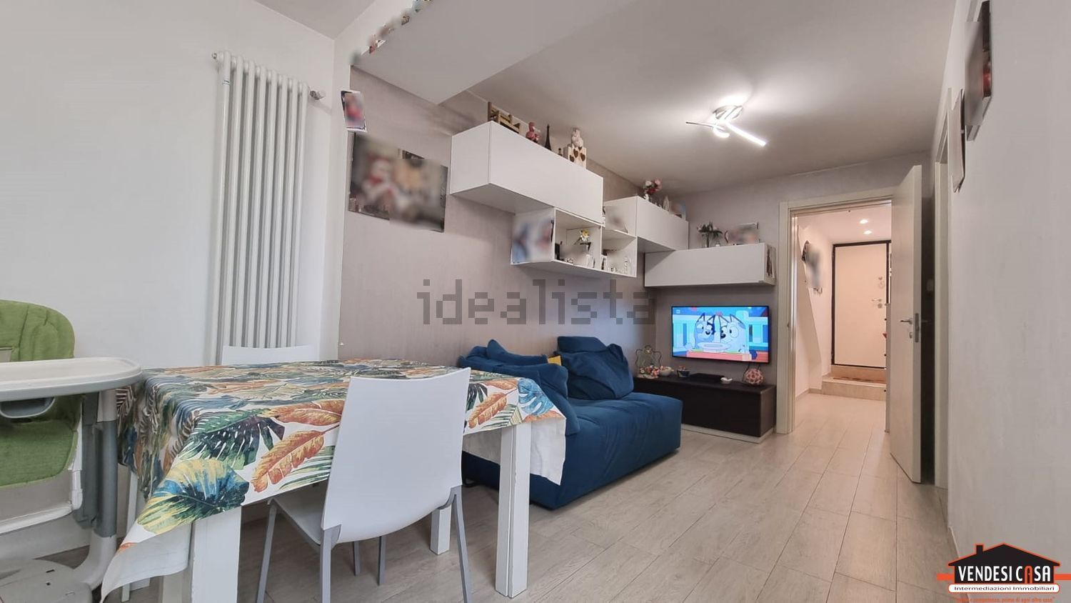 Semi-detached house in Adelfia