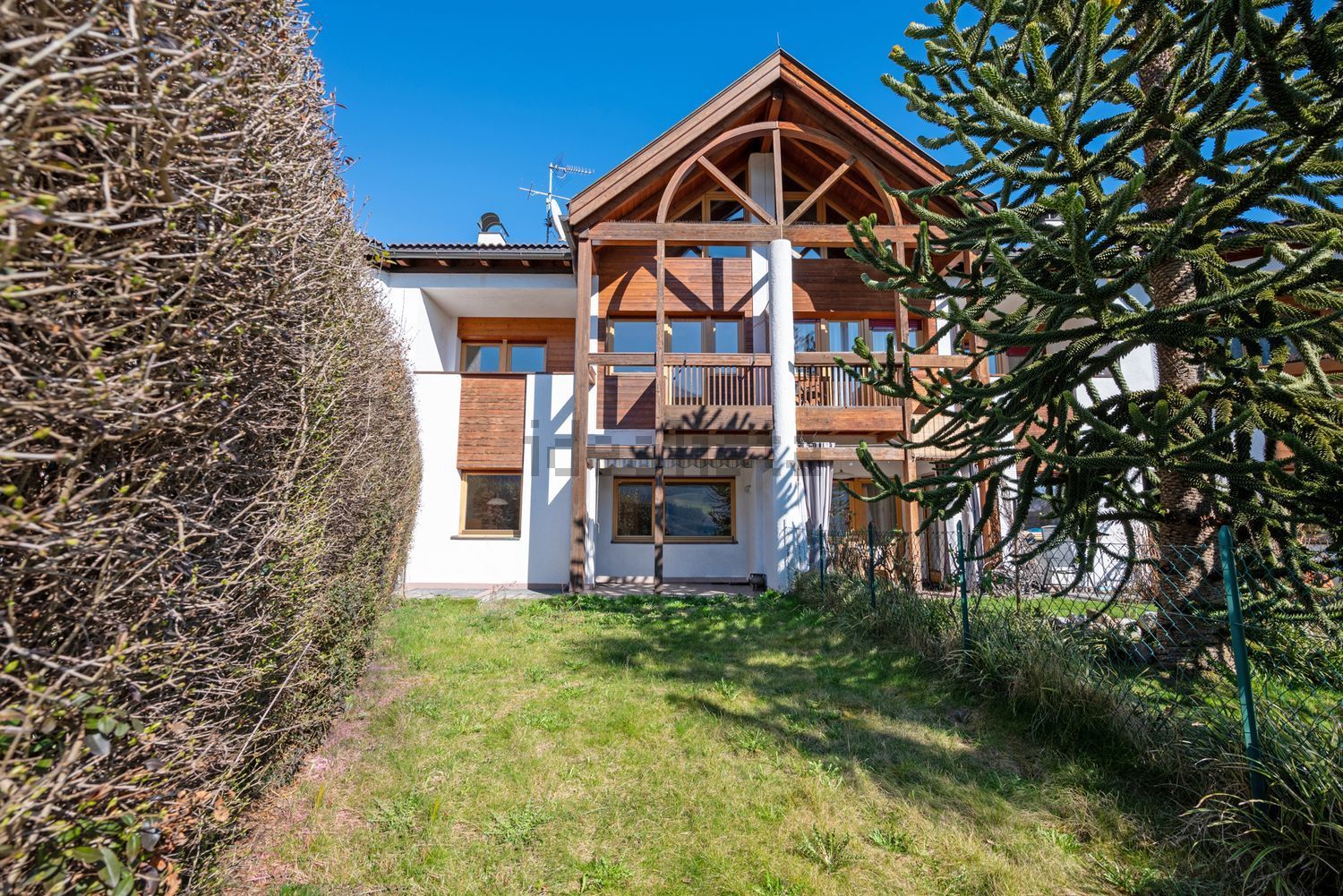 Chalet adosado en Bresanona