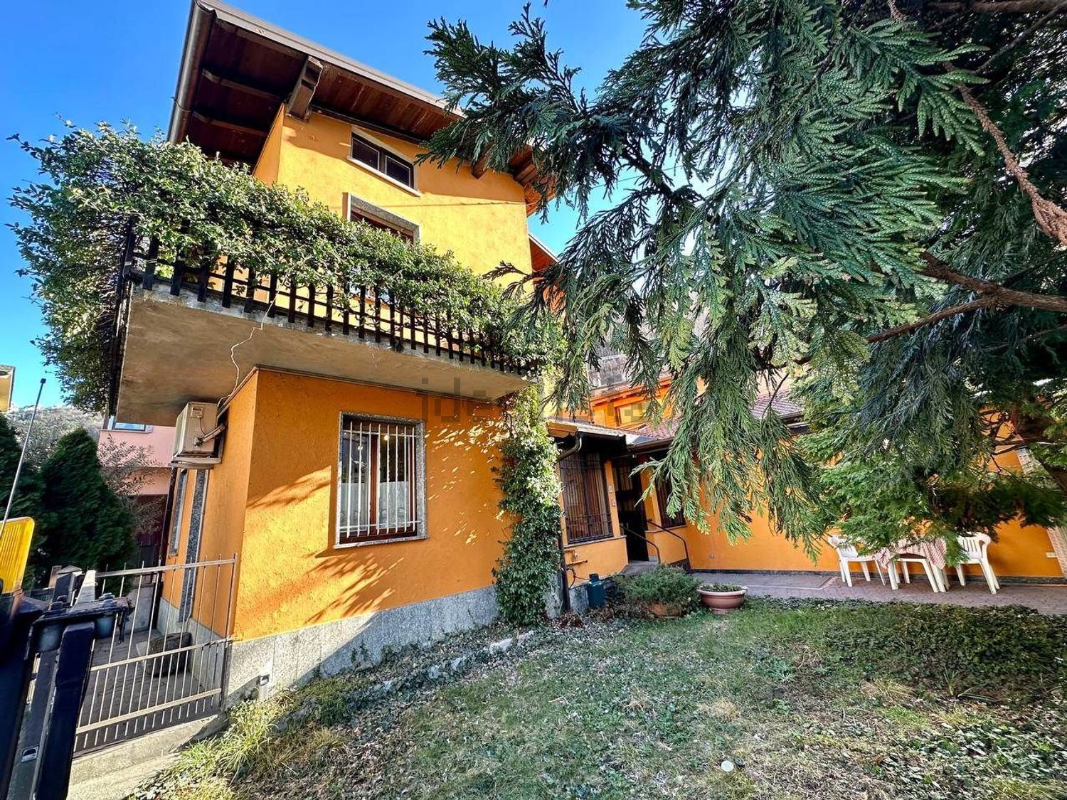 Semi-detached house in Cosio Valtellino