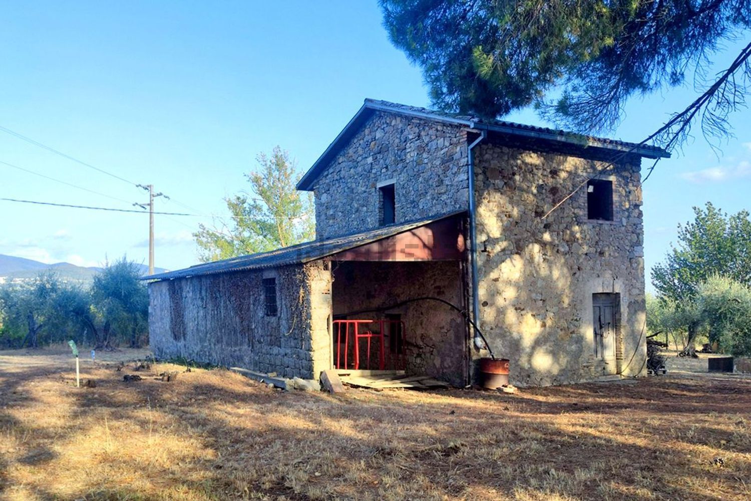 Country homes in Baschi