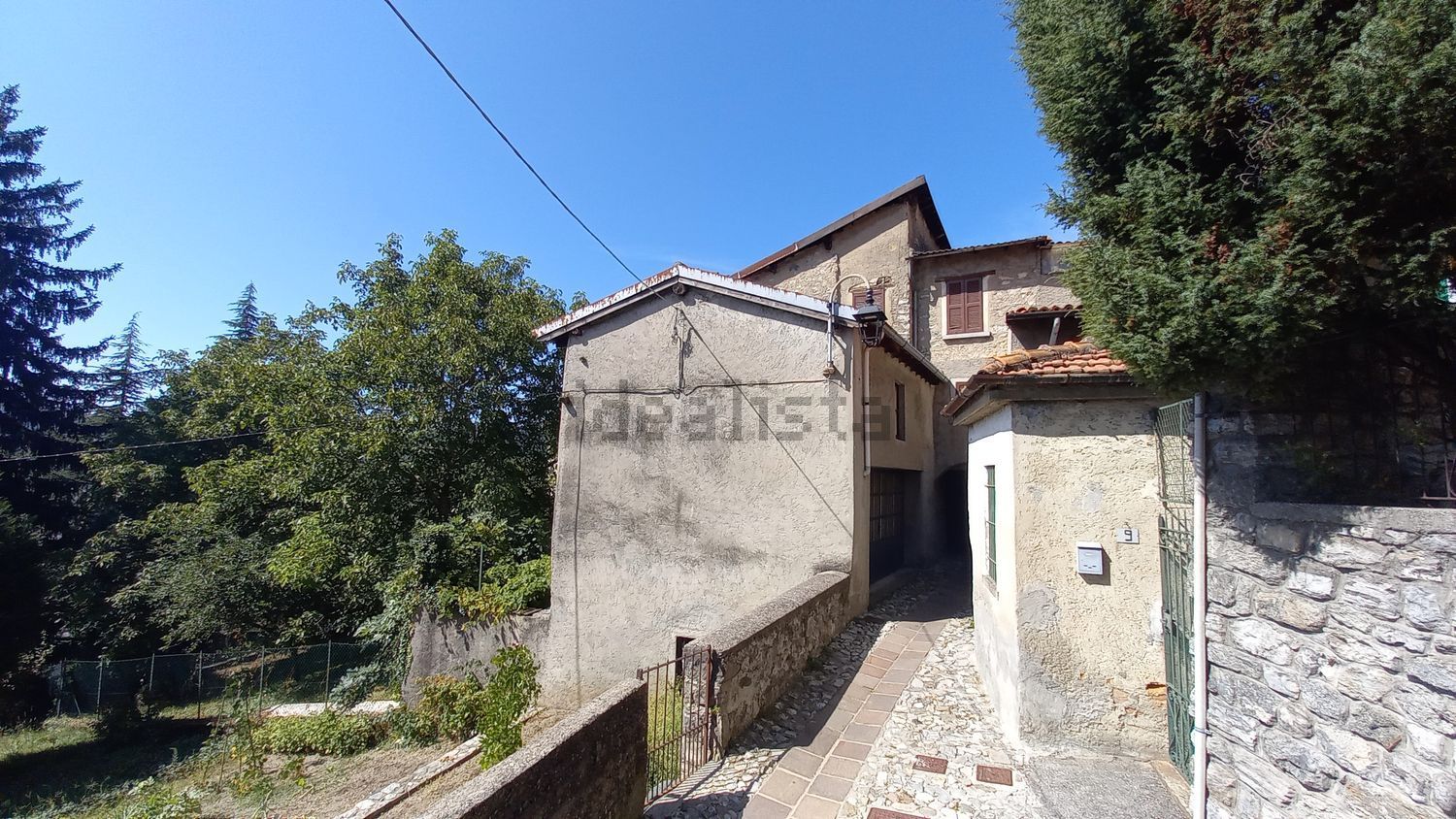 Country house in Sormano