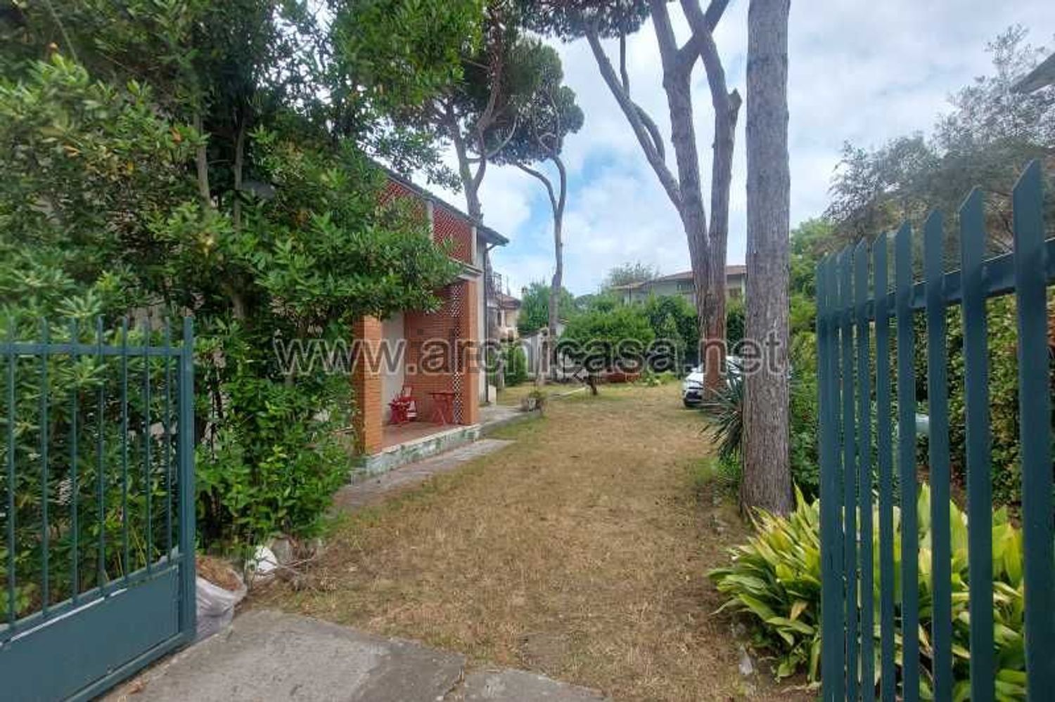 Case e ville a Vittoria Apuana, Forte dei Marmi
