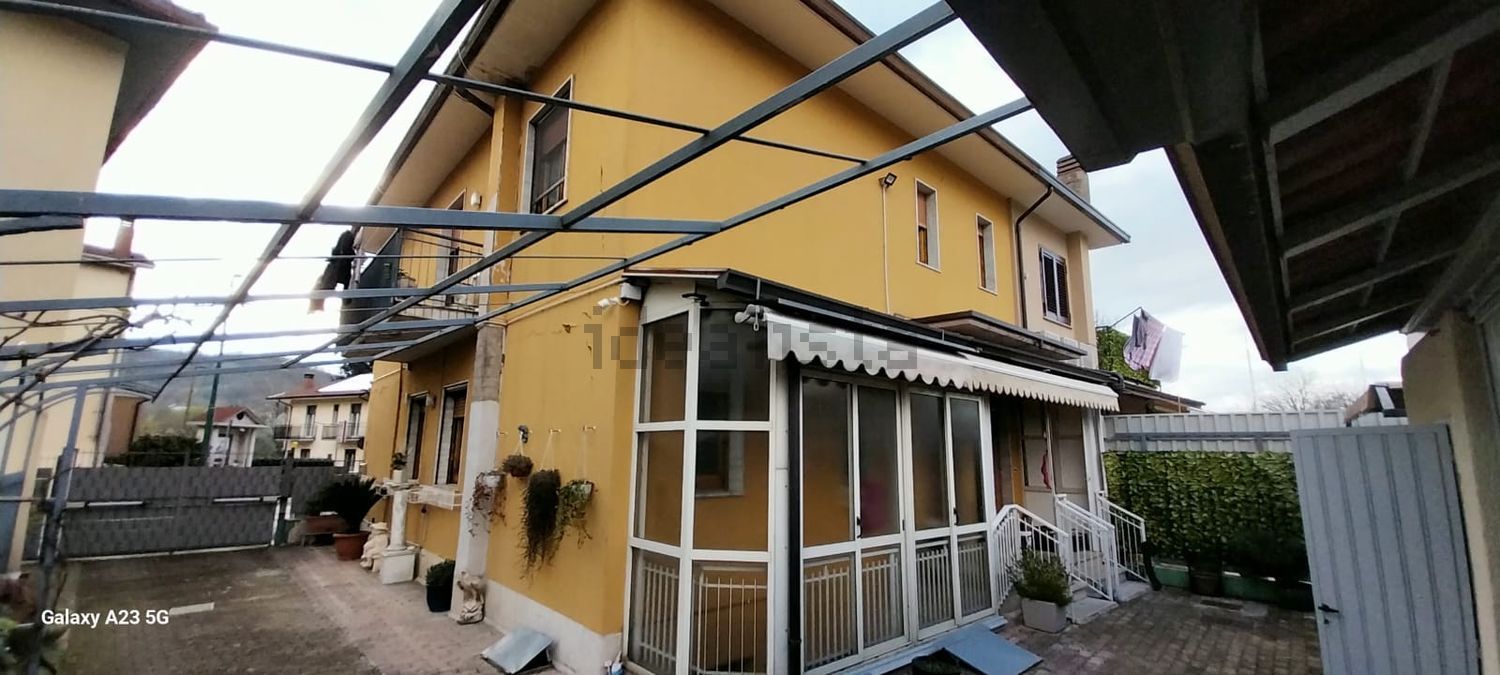 Villetta bifamiliare a San Michele di Serino