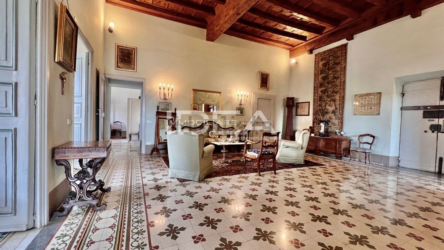 Apartamento em Centro Storico, Luca