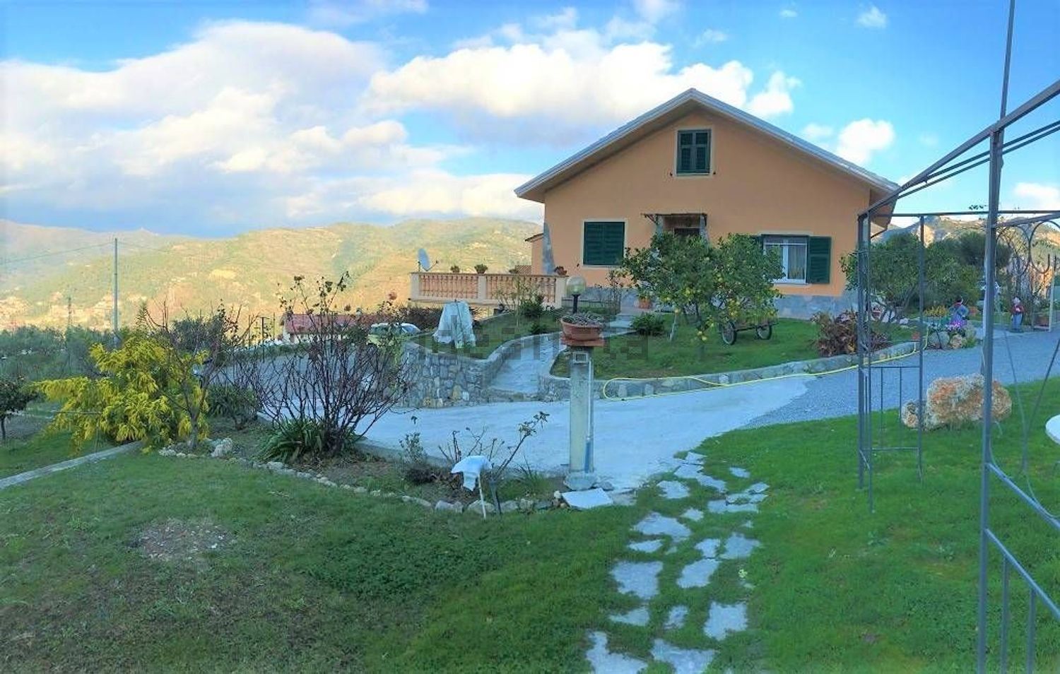 Villetta bifamiliare a Seglia-Sant'Anna, Ventimiglia