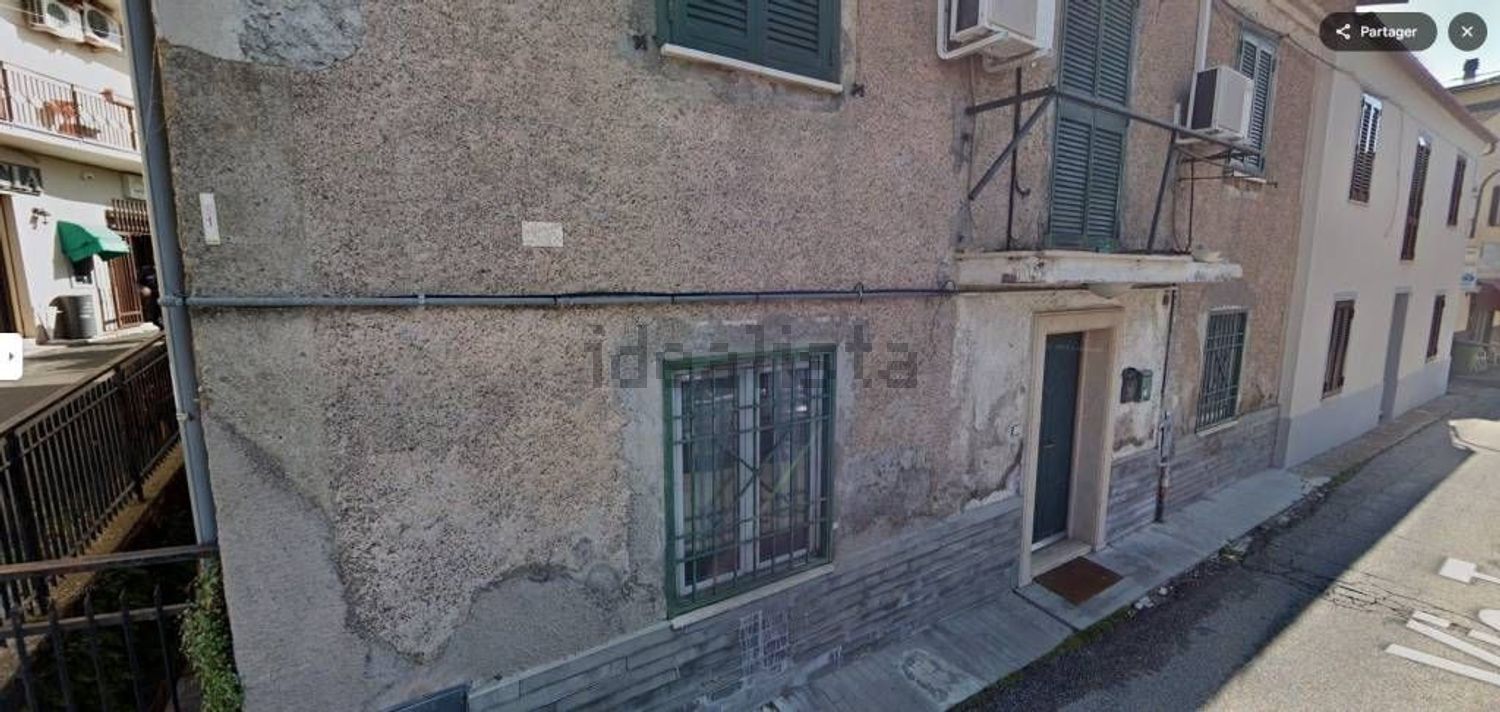 Terraced house in Riano