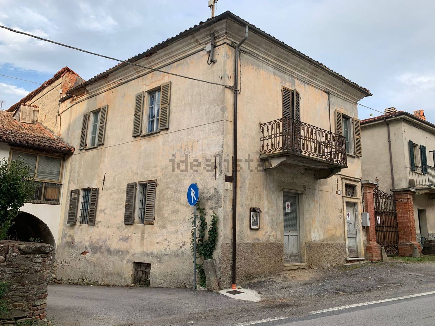 Reihenhaus in Niella Tanaro