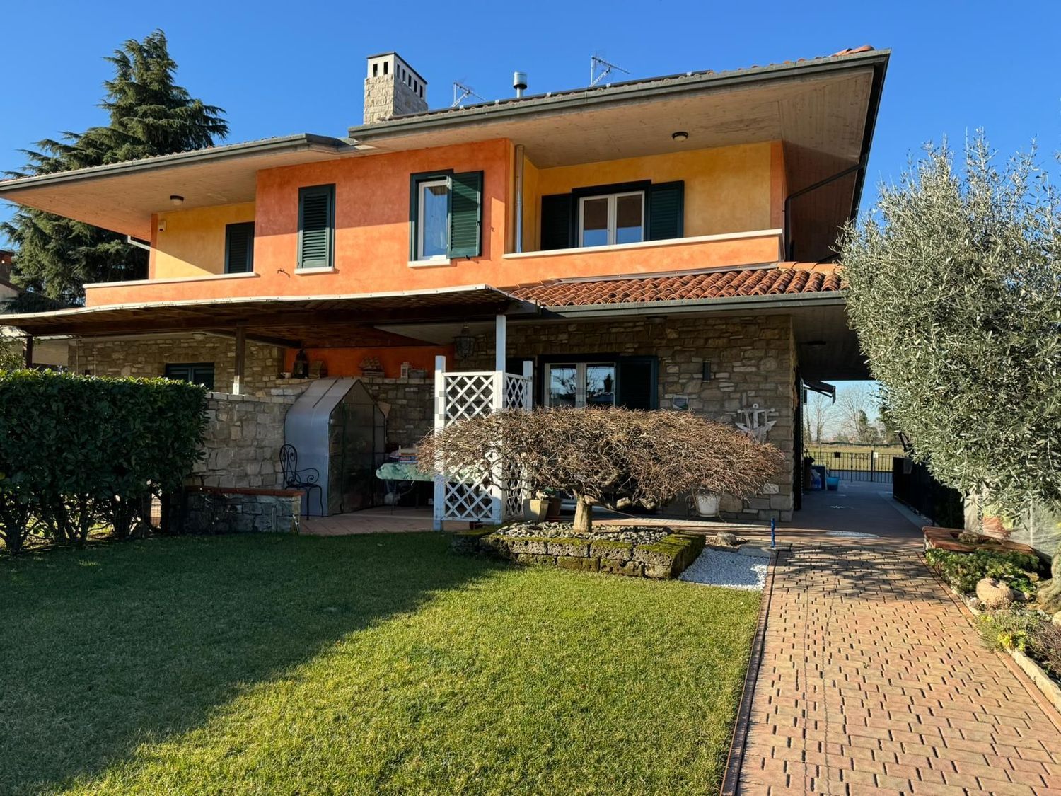 Case e ville a Calcinato