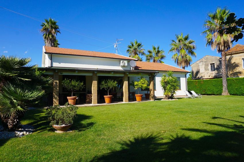 Villa for sale in Via tanesi Nn