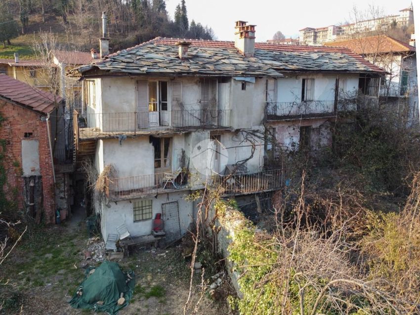 Casale/cascina for sale in Frazione Colombaro, 13
