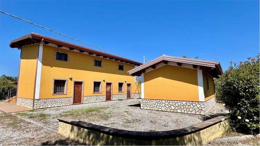 Casale/cascina for sale in Contrada Calandrino Nn