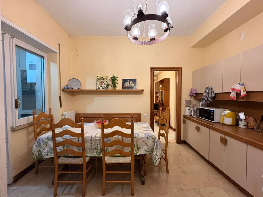 Immagine Cucina di camera su Viale Michelangelo, 85