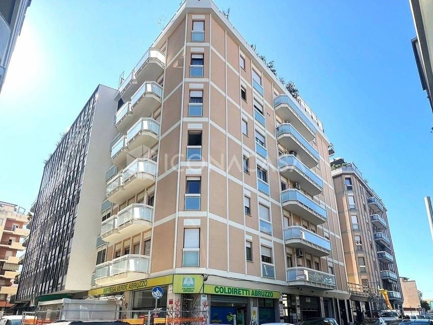 Penthouse for sale in Via Pisa