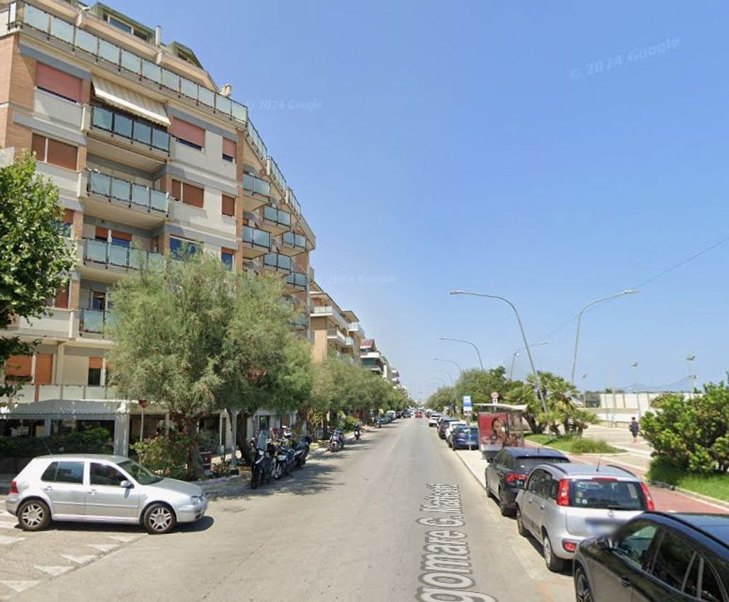 Penthouse for auction in Via Bruno Buozzi, 81