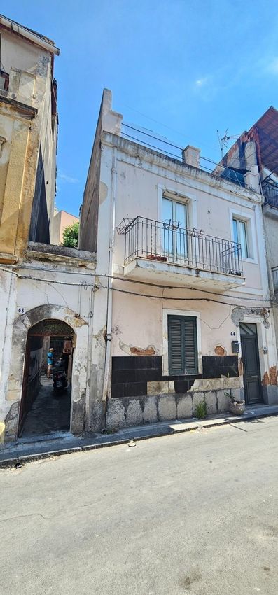 Immagine Vista di appartamento su due piani su Via Castromarino, 66