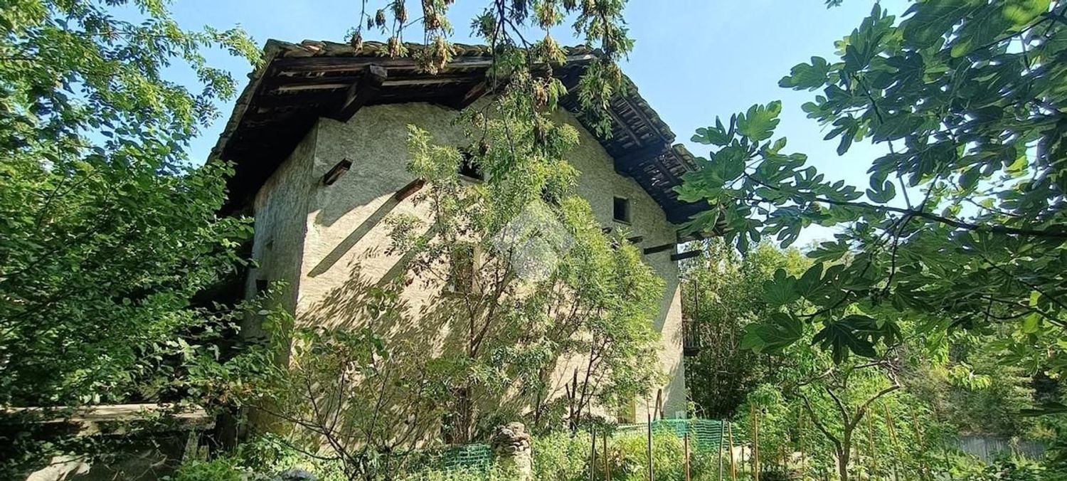 Casale/cascina for sale in Località Barche, 81