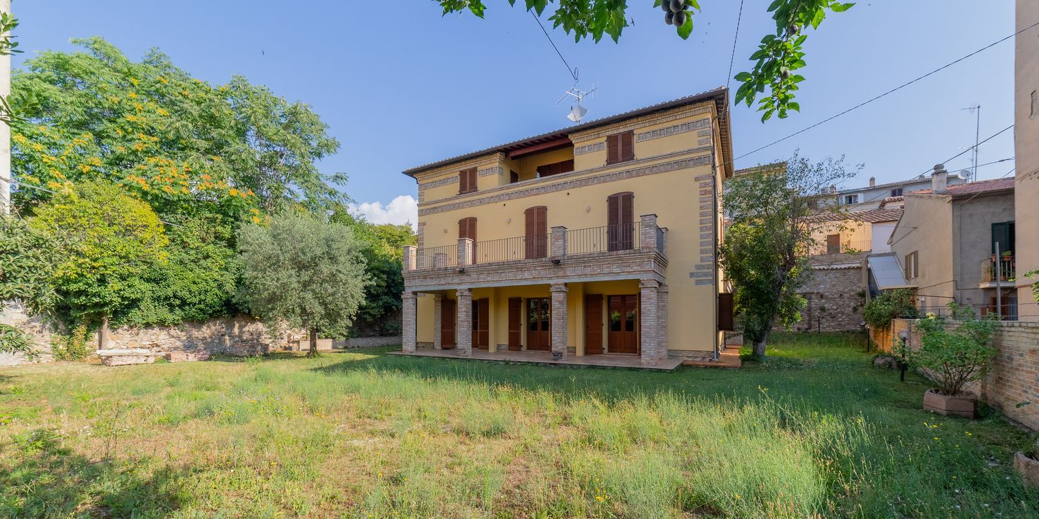 Villa for sale in Vico del Ragno, 7 -1