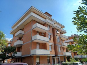 Viste Via Pietro Capuzi, 7 Tribunale - Rione Marche - Convitto, Macerata